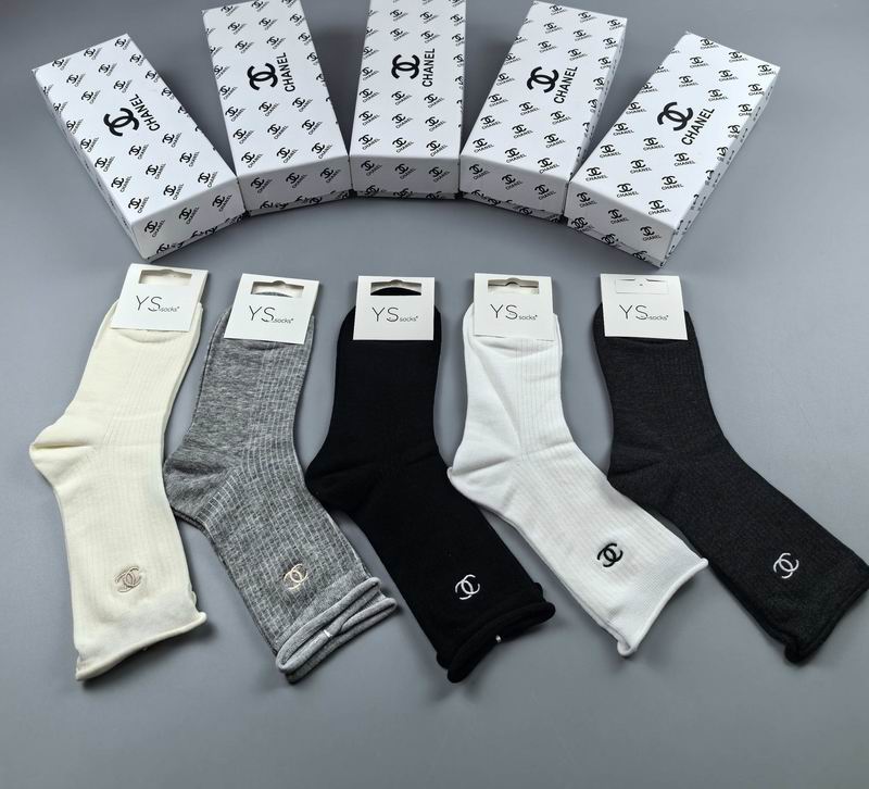Chanel socks 040606